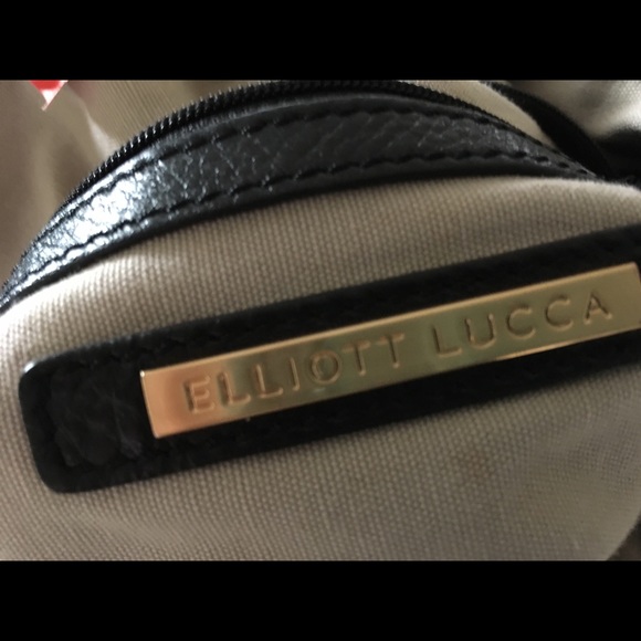 Elliott Lucca Black Leather Bucket Handbag - Picture 7 of 8
